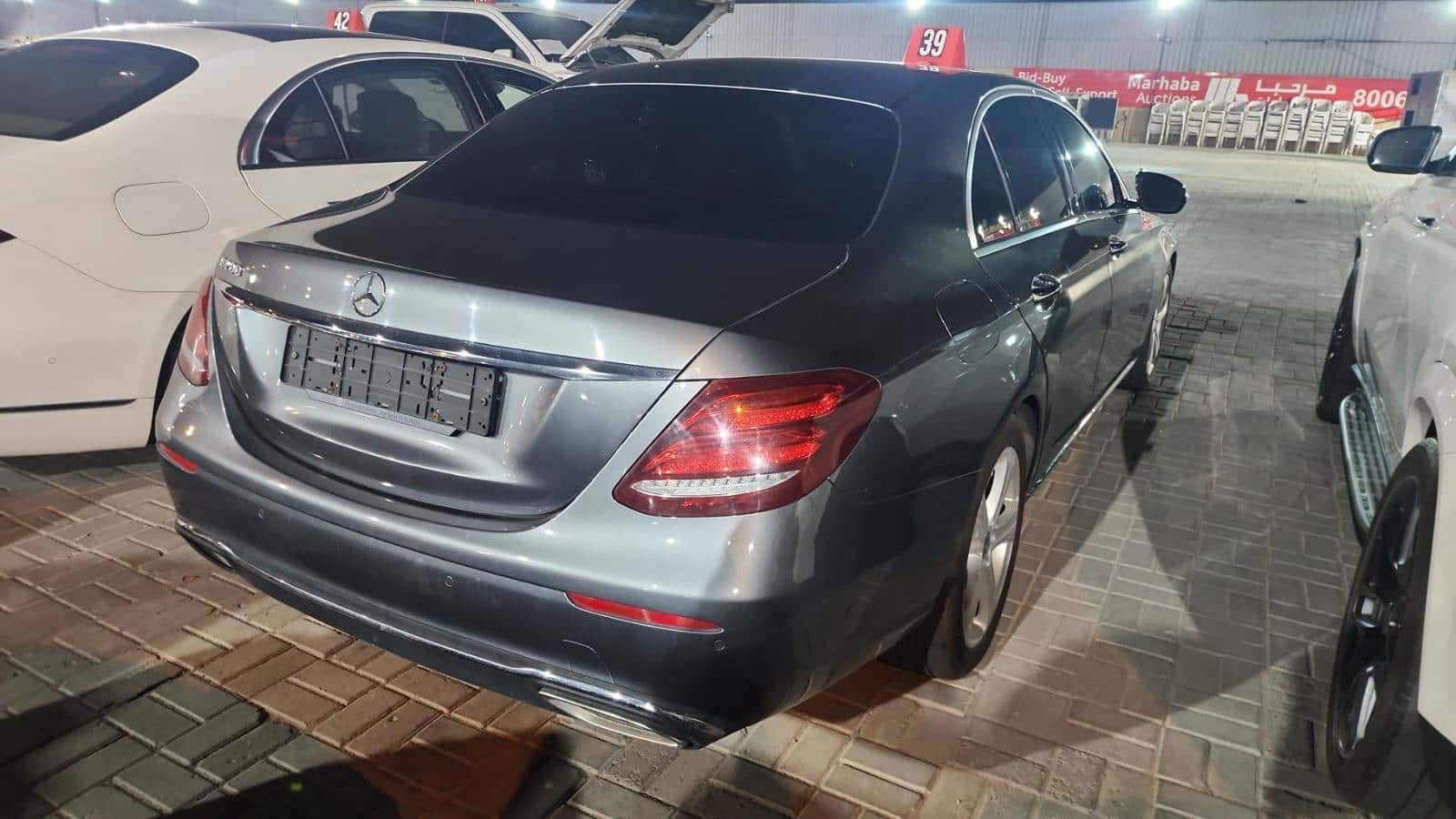 MERCEDES BENZ E 200 - Exterior