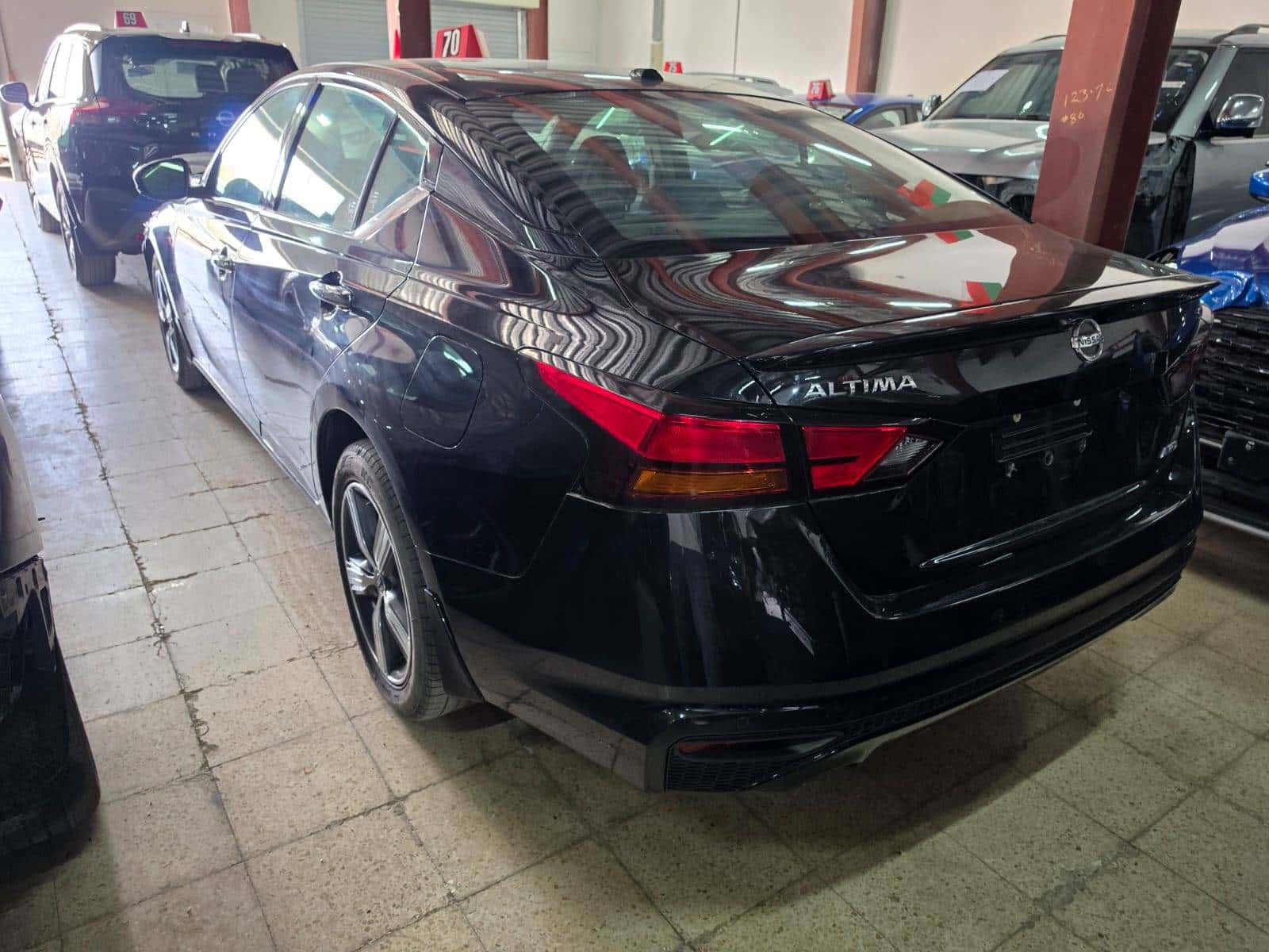Nissan Altima 2019 thumbnail 1