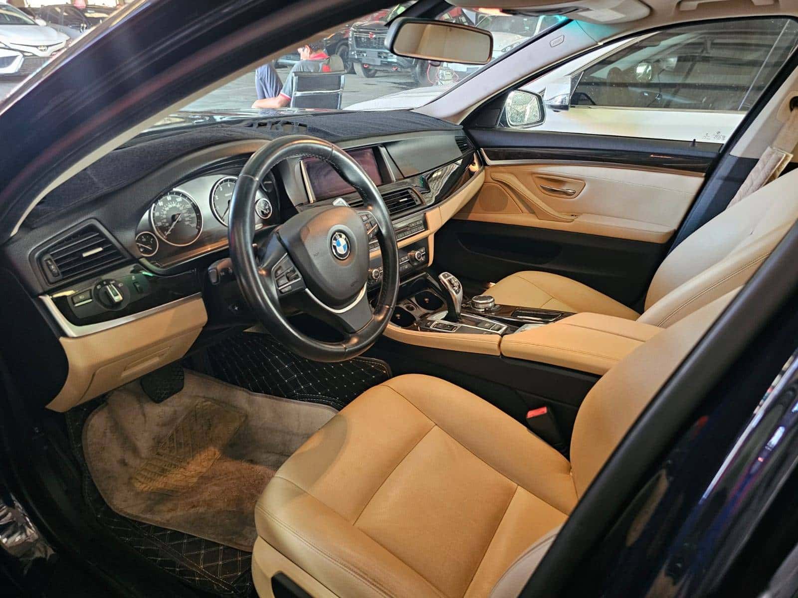 BMW 528i 2016 thumbnail 7