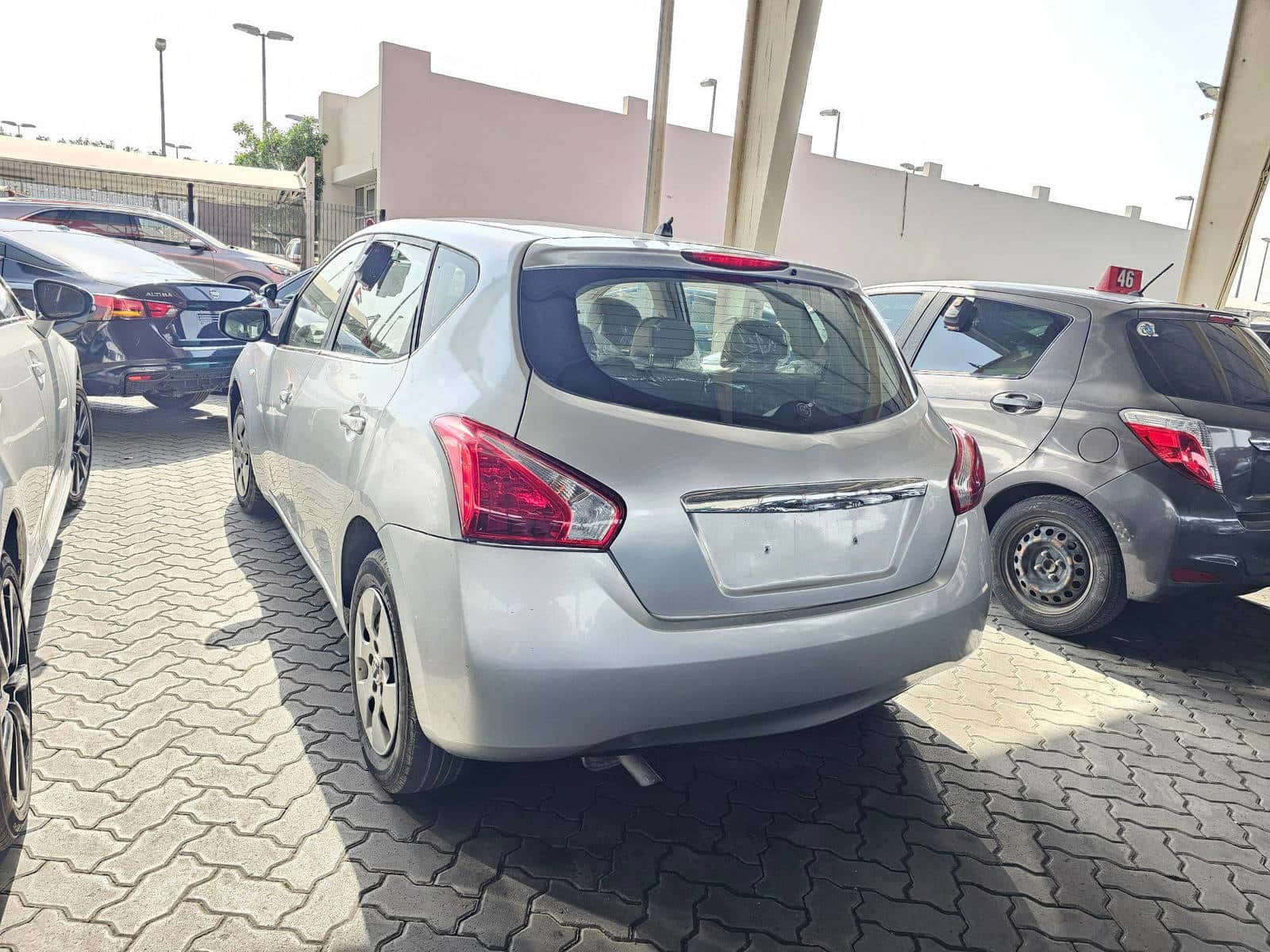 NISSAN TIDA - Exterior
