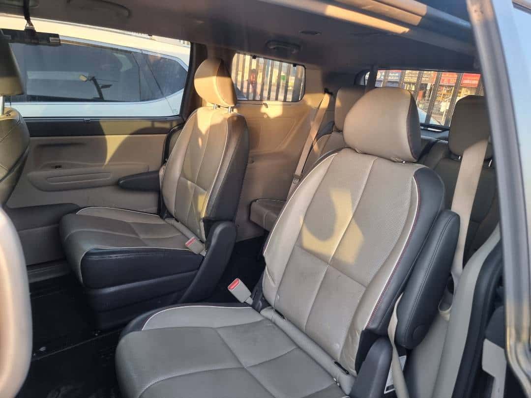 KIA SEDONA 2017 thumbnail 5