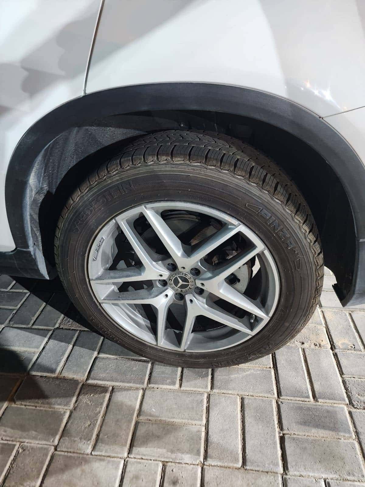 MERCEDES BENZ GLC-300 2019 thumbnail 4