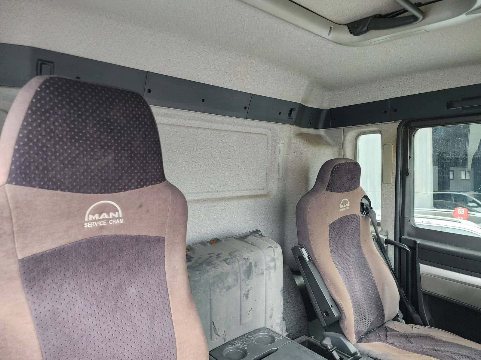 MAN MAN TRUCK - Exterior