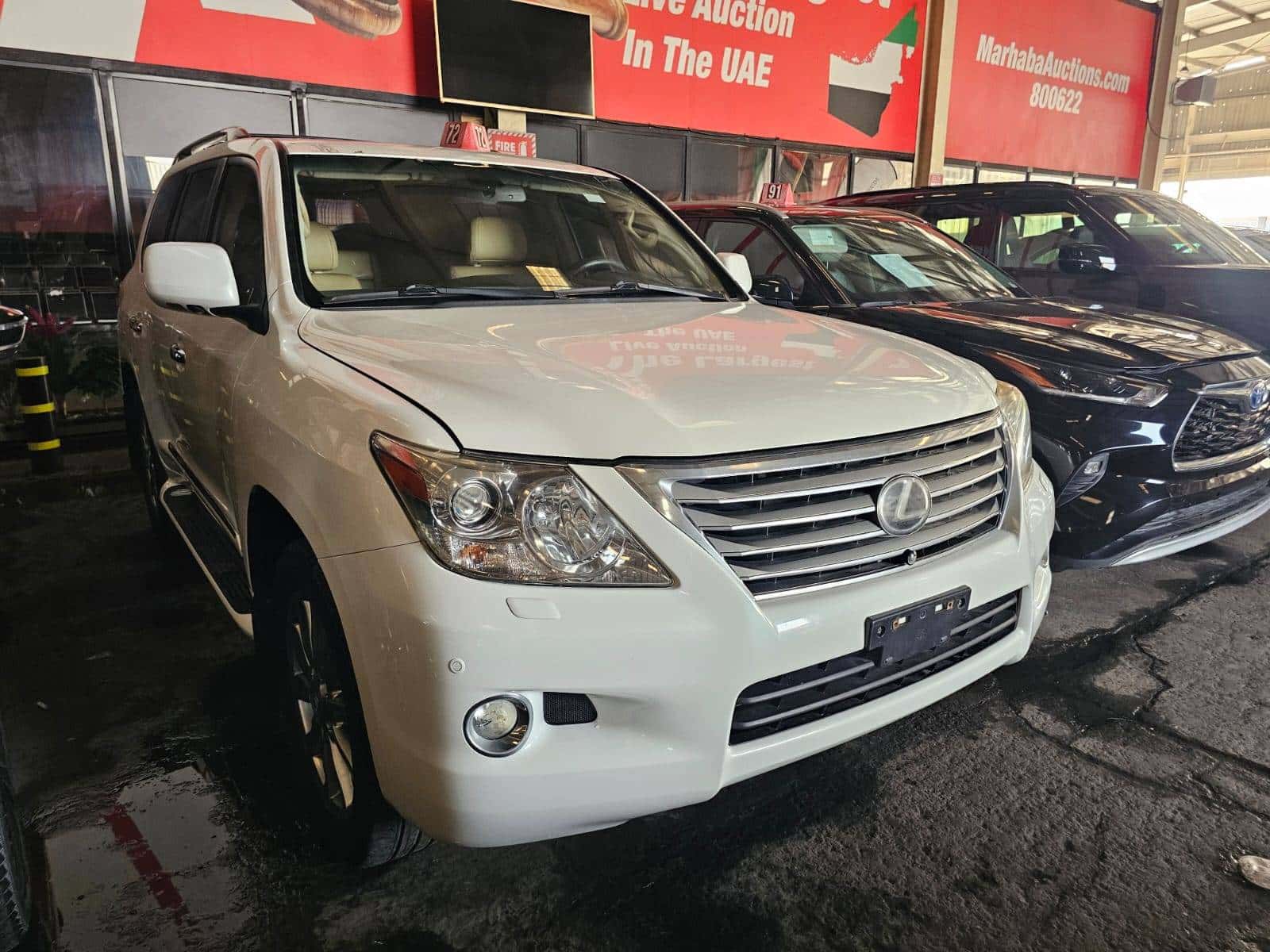 Lexus LX 570 2011 thumbnail 2