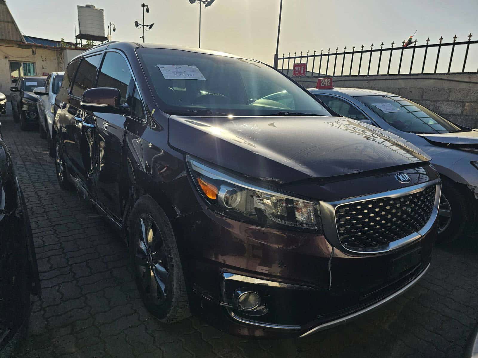 KIA SEDONA 2018 thumbnail 2