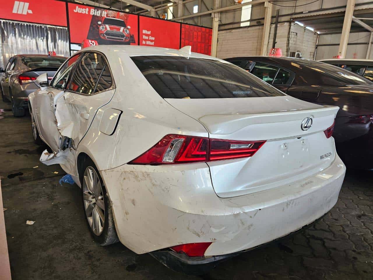 Lexus IS 200T 2016 thumbnail 3