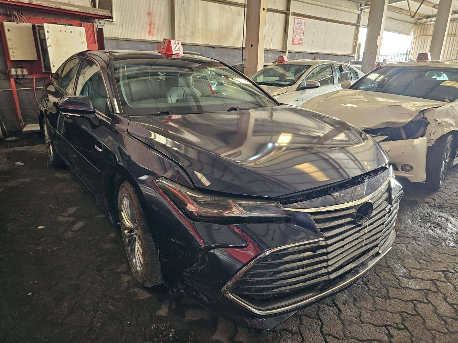 Toyota Avalon 2019 thumbnail 1