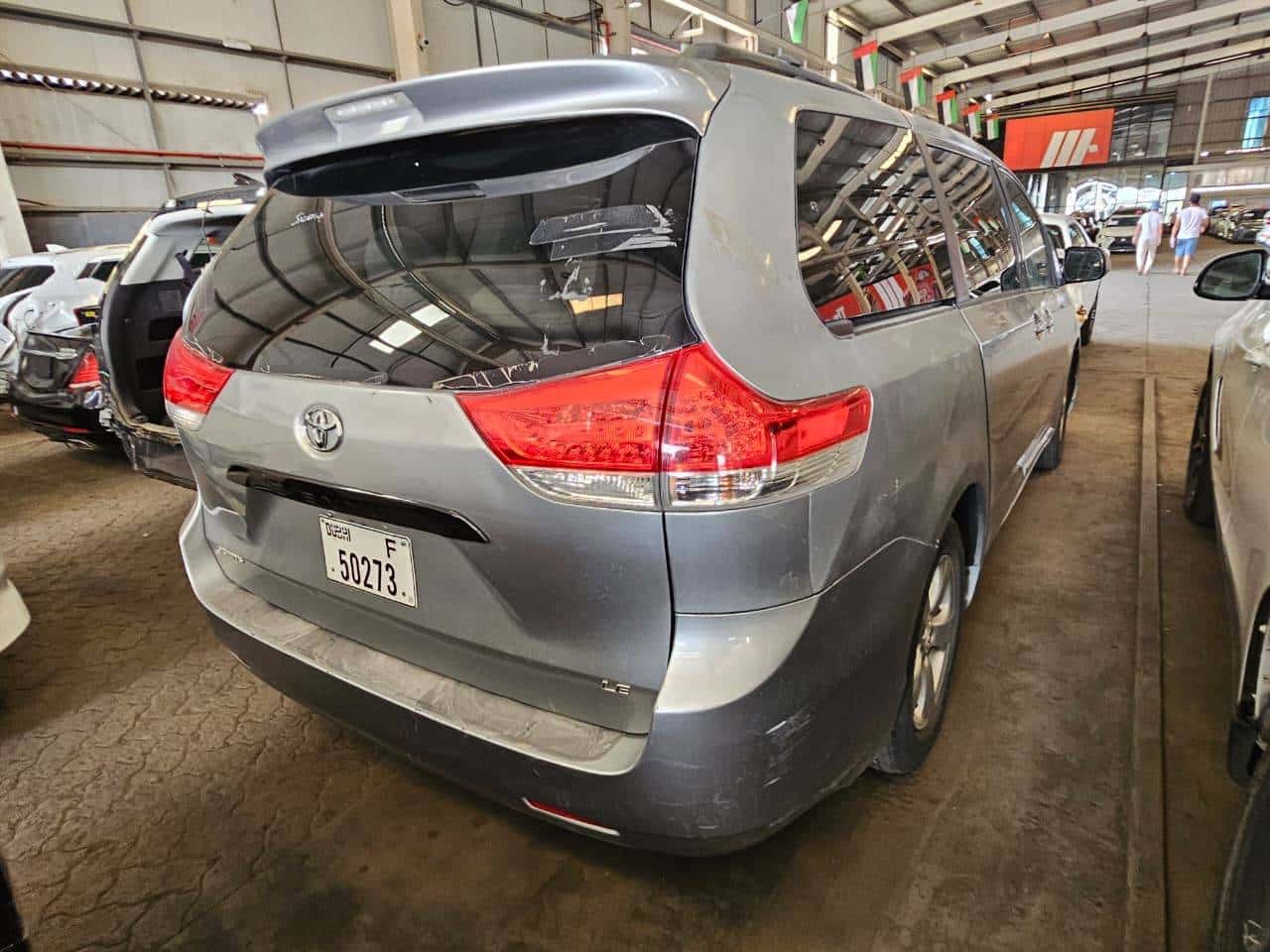 Toyota Sienna 2011 thumbnail 2