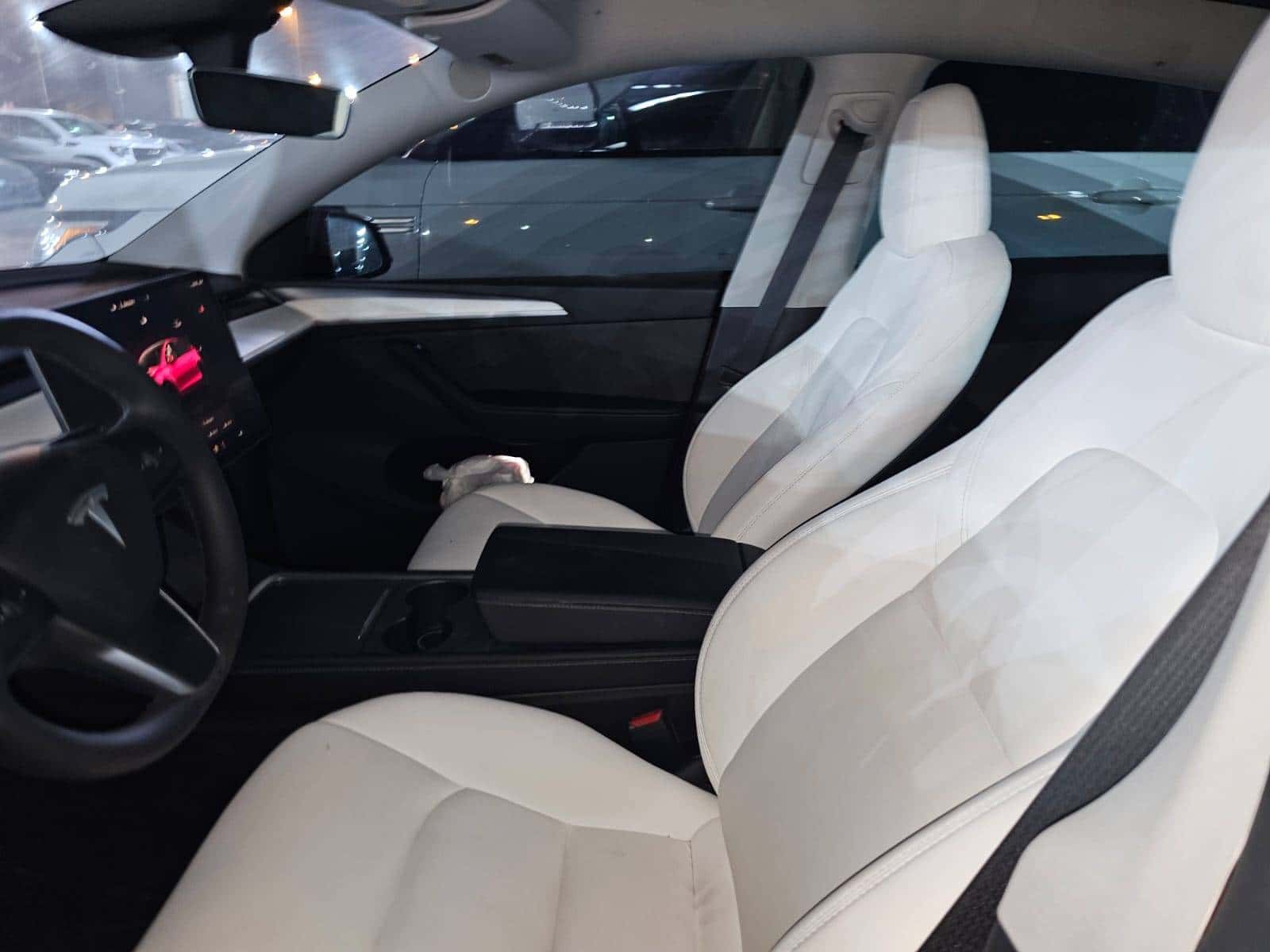 Tesla Model Y 2024 thumbnail 7