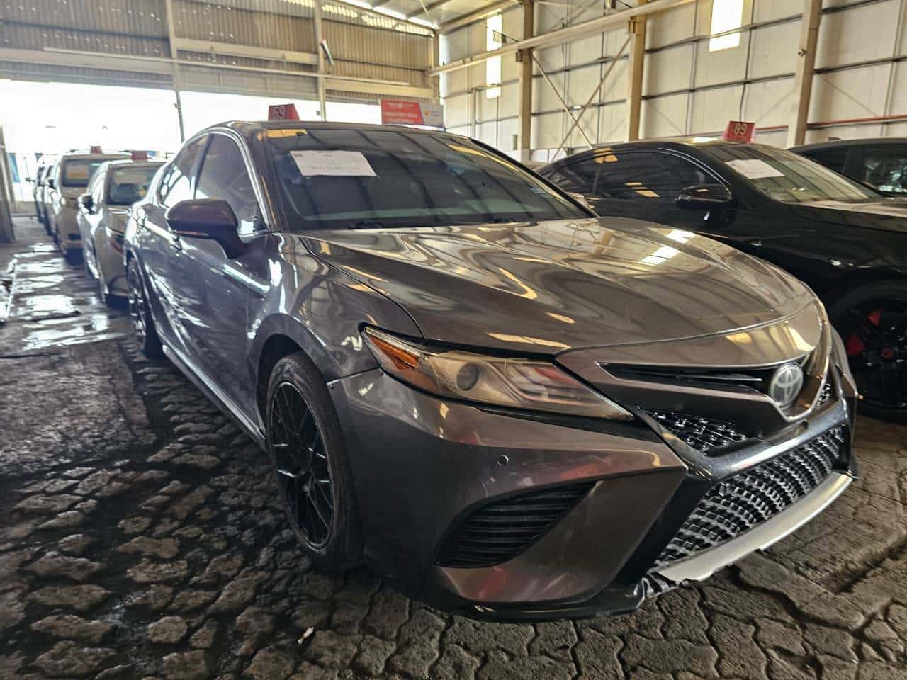 Toyota Camry 2018 thumbnail 3