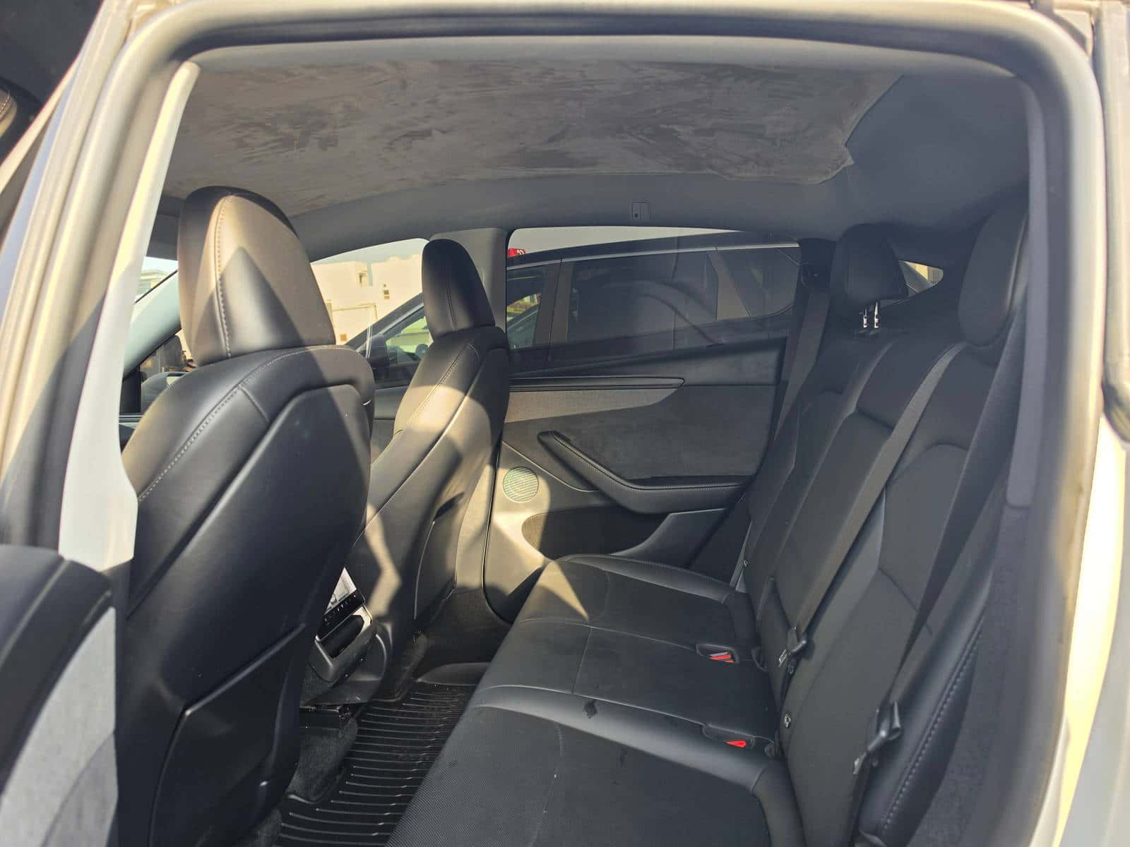 Tesla Model Y 2026 thumbnail 7