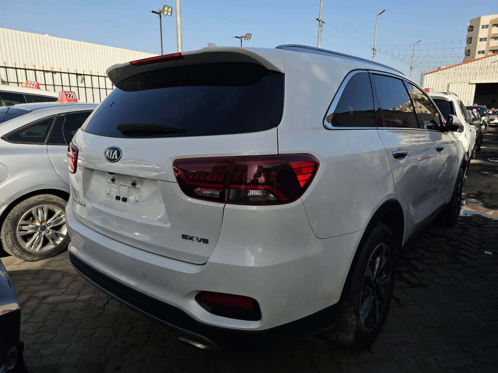 KIA SORENTO 2019 thumbnail 2