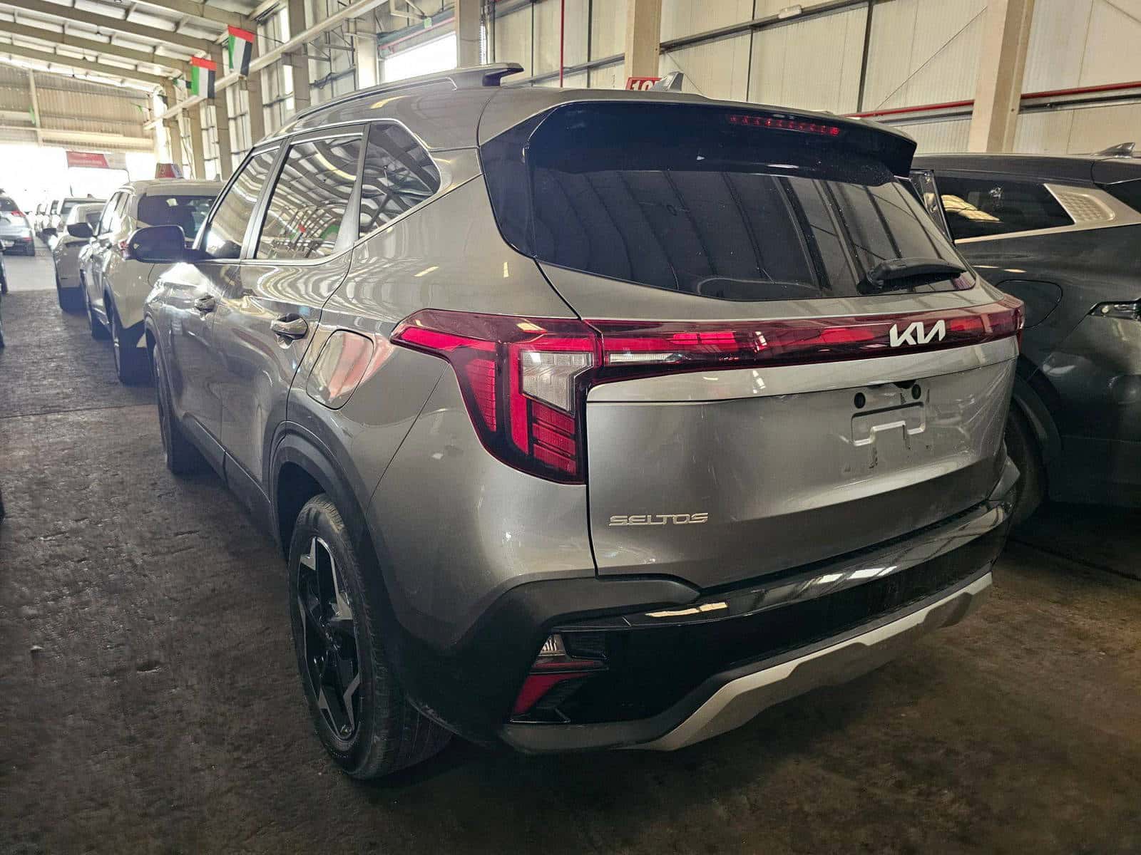 Kia Seltos 2024 thumbnail 2