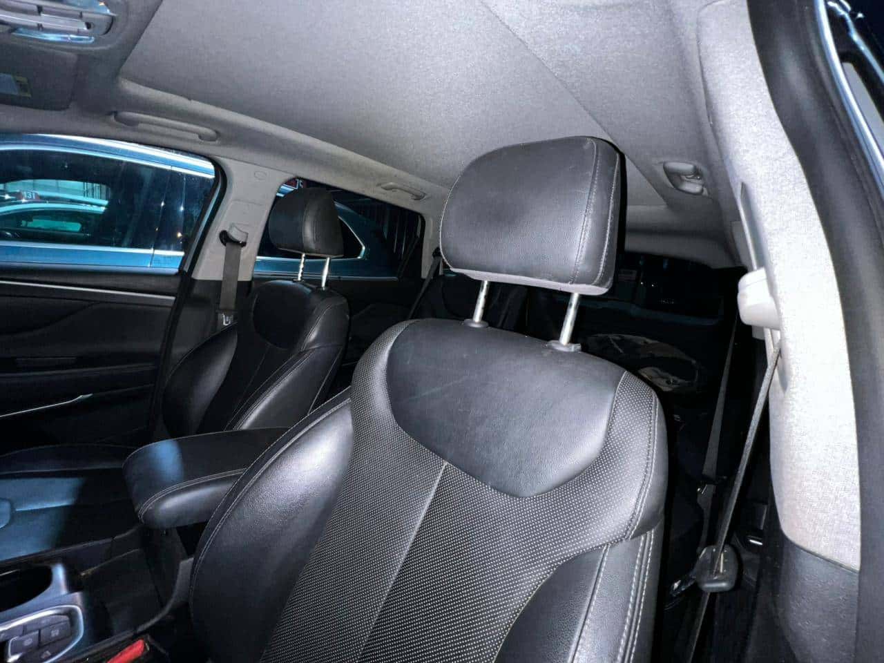 Hyundai Santa Fe 2019 thumbnail 3