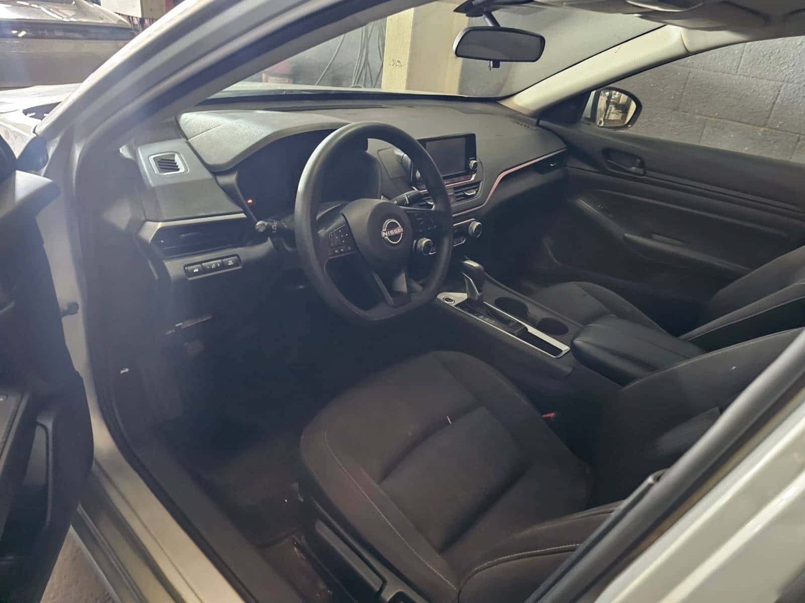Nissan Altima 2023 thumbnail 7