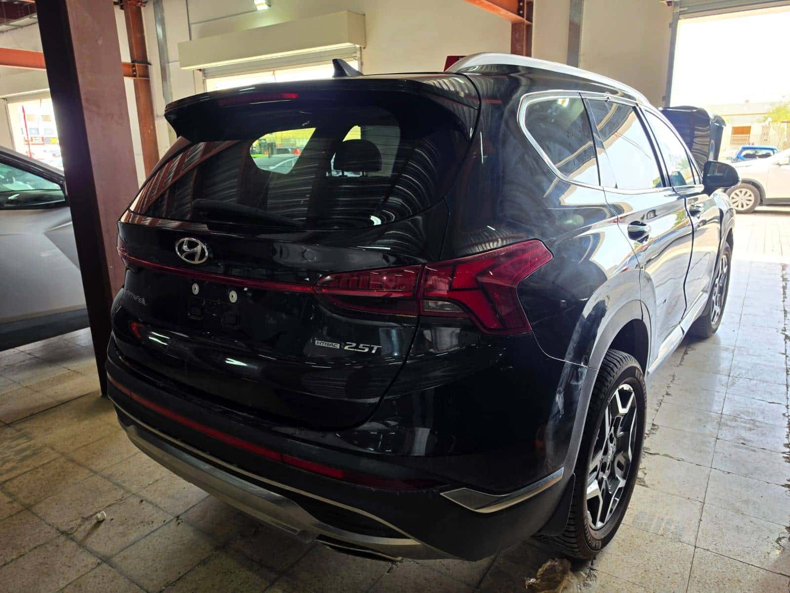 Hyundai SANTA FE LIMITED 2022 thumbnail 2