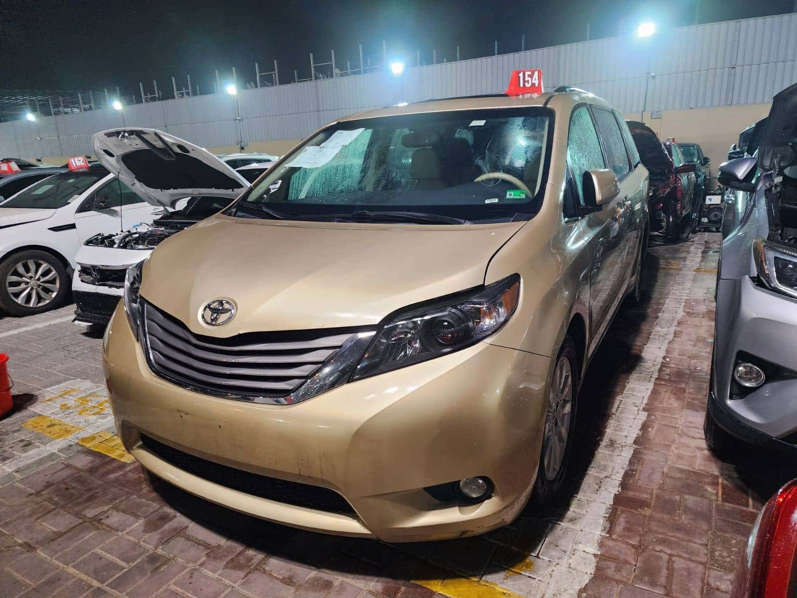 TOYOTA SIENNA 2011 thumbnail 4