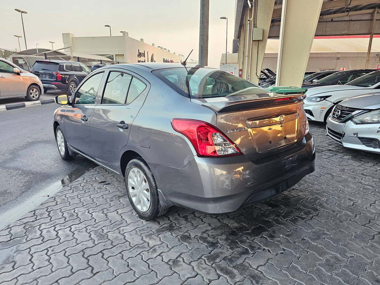 NISSAN VERSA 2018 thumbnail 5