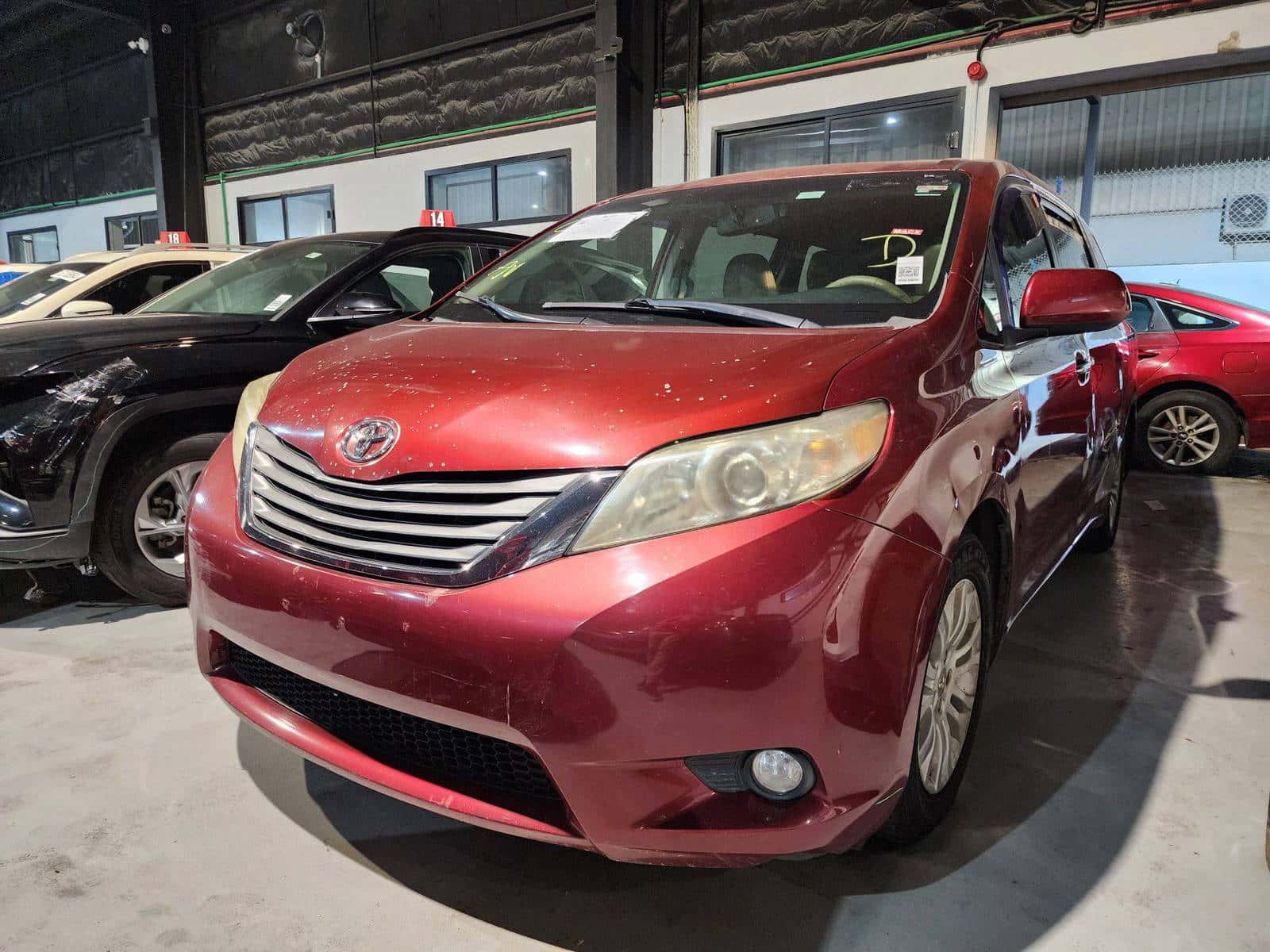 TOYOTA SIENNA - Exterior