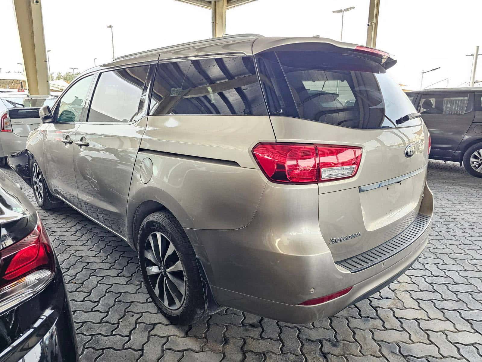 KIA SEDONA 2015 thumbnail 2