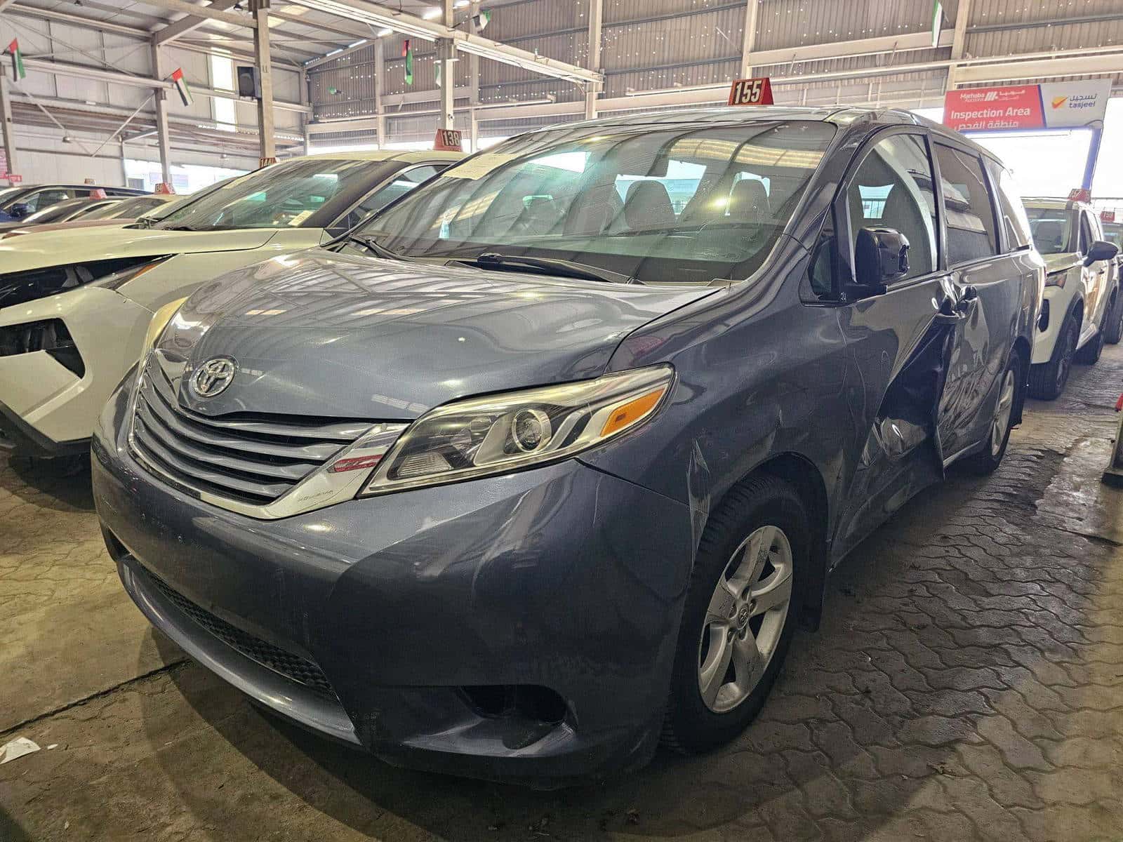 Toyota Sienna 2015 thumbnail 2