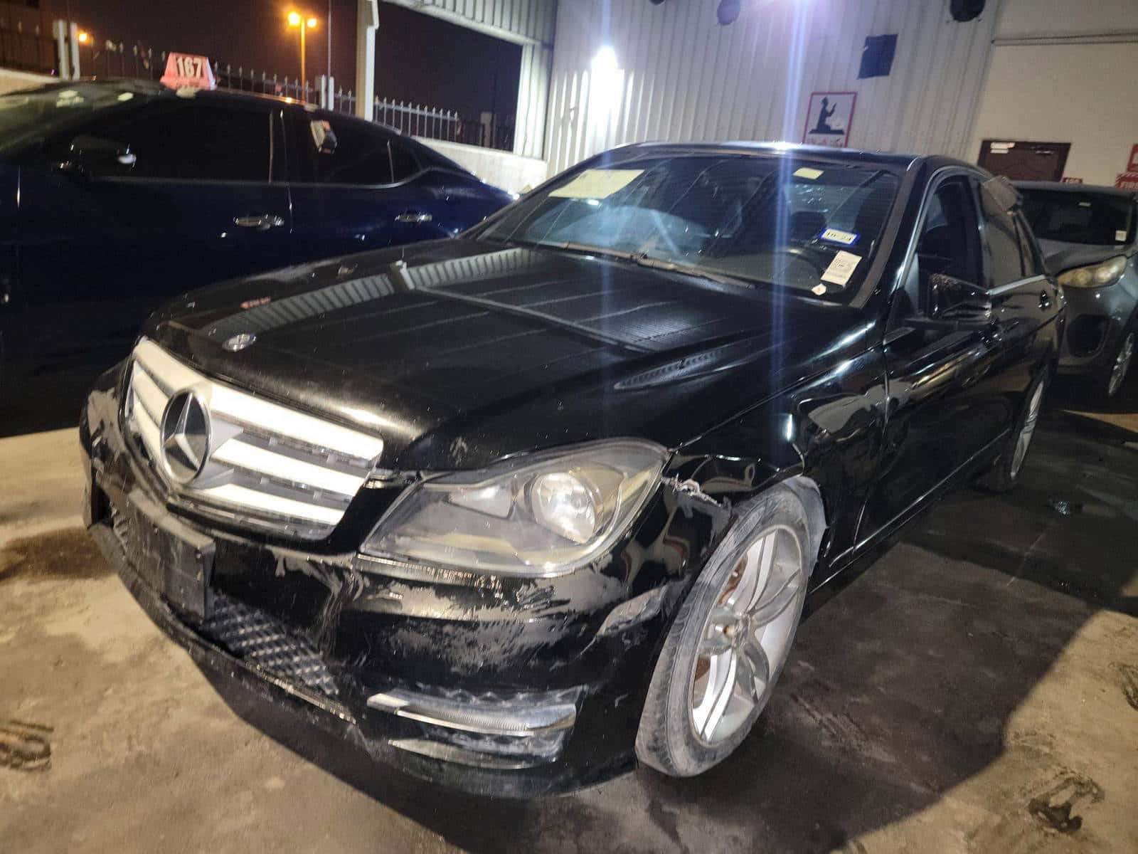 MERCEDES BENZ C300 - Exterior