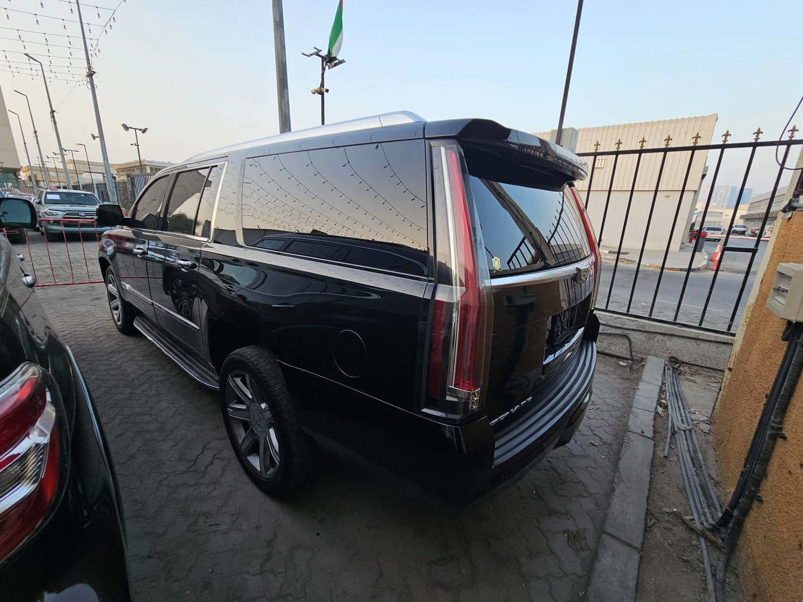 CADILLAC ESCALADE 2019 thumbnail 3