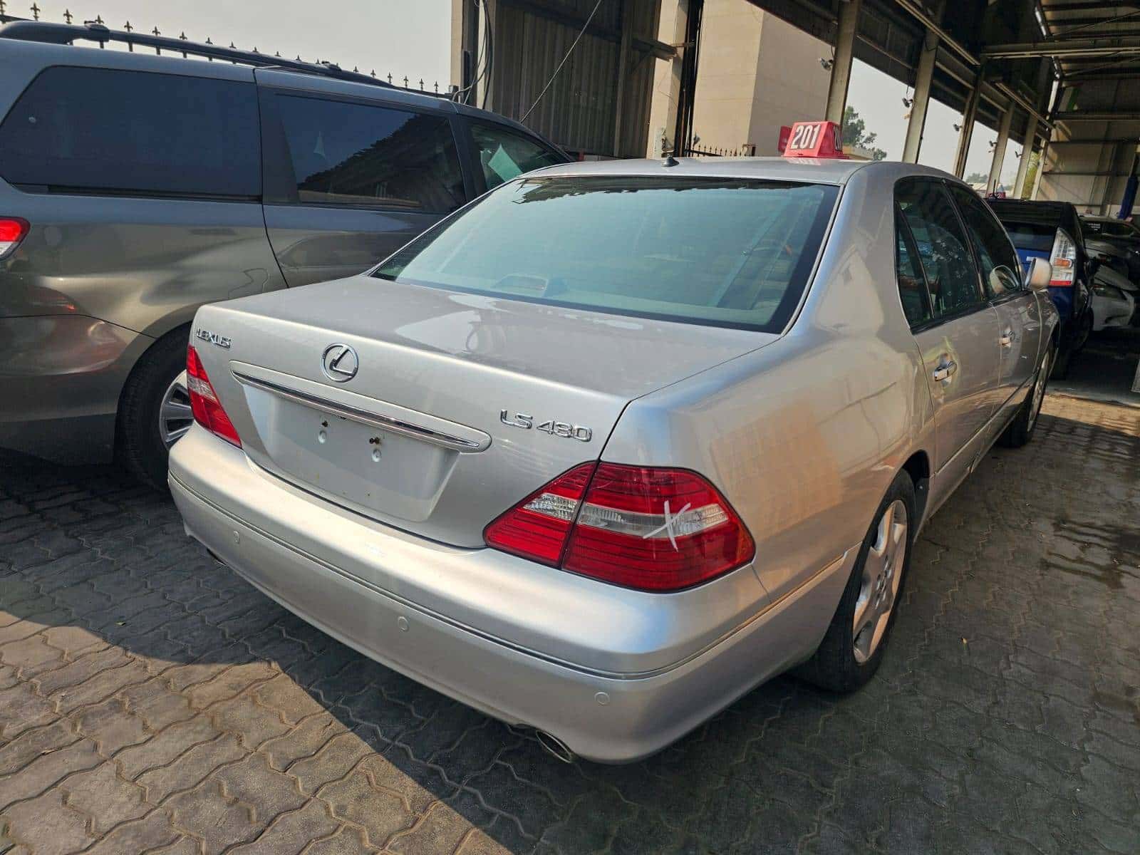 Lexus LS 430 2004 thumbnail 5