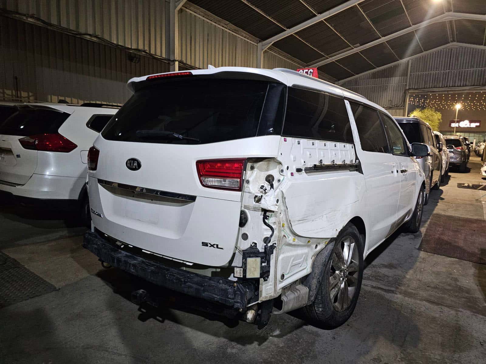 KIA SEDONA 2015 thumbnail 2