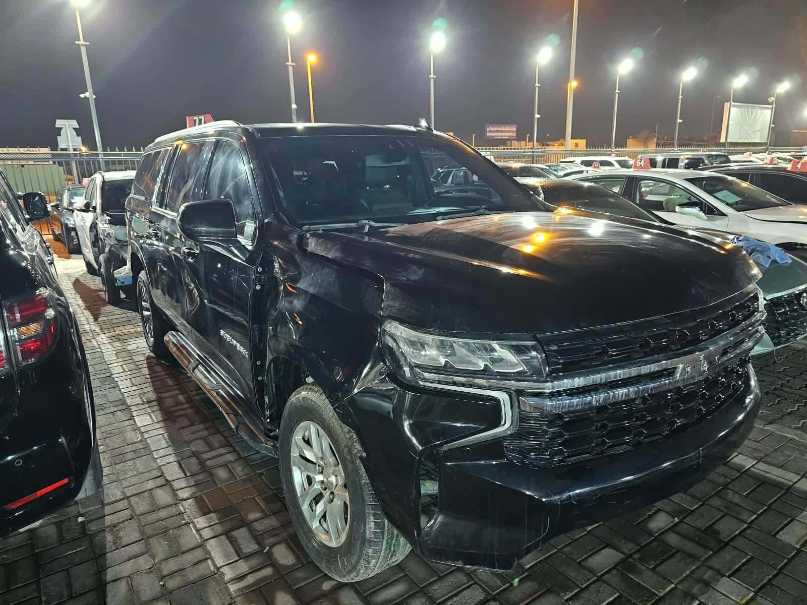 CHEVROLET Suburban 2021 thumbnail 2