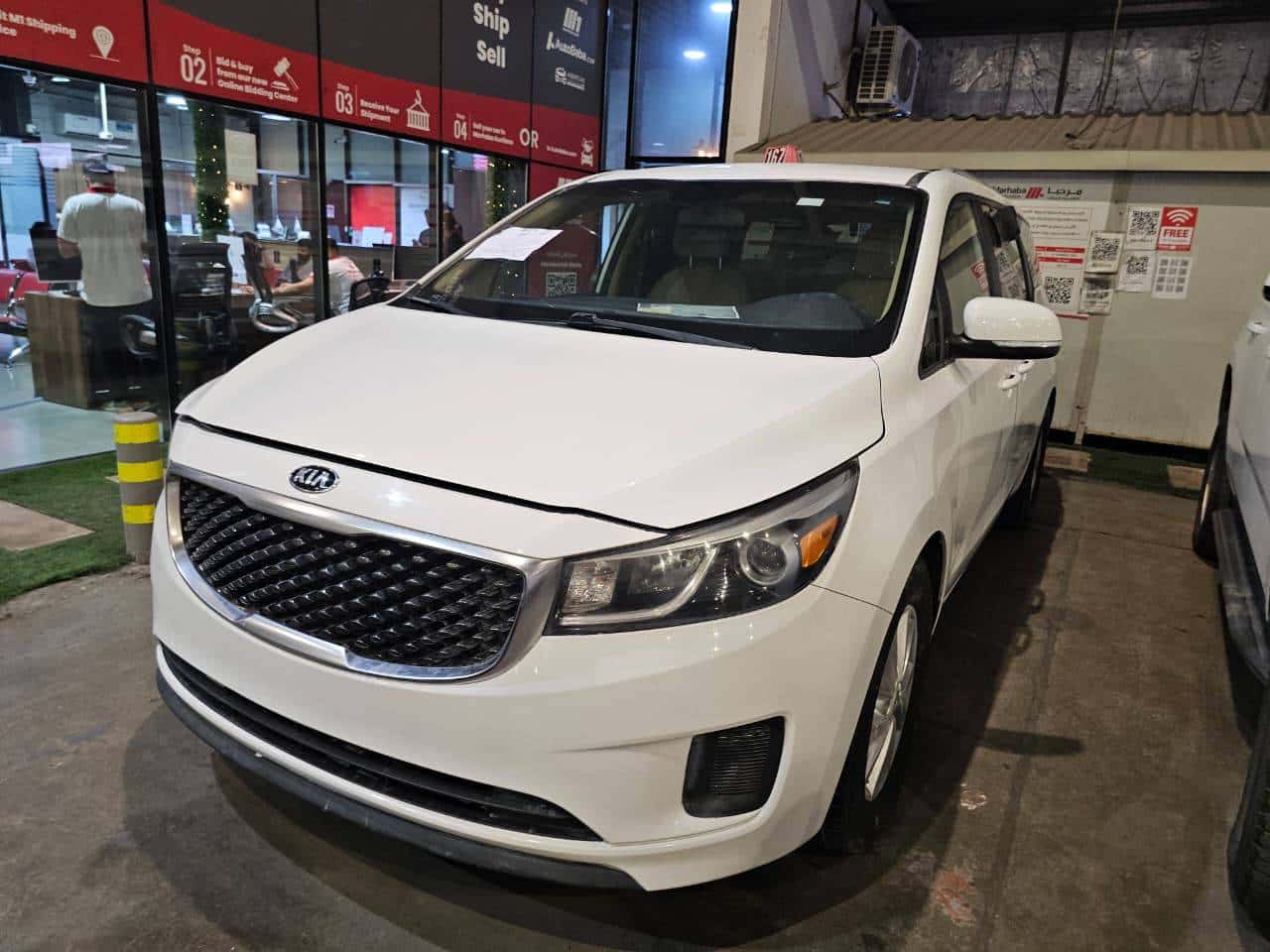 Kia Sedona 2016 thumbnail 3