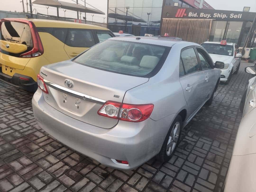Toyota Corolla 2013 thumbnail 3