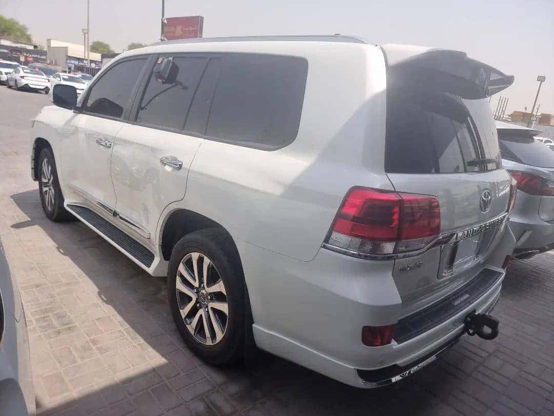 Toyota Land Cruiser 2017 thumbnail 4