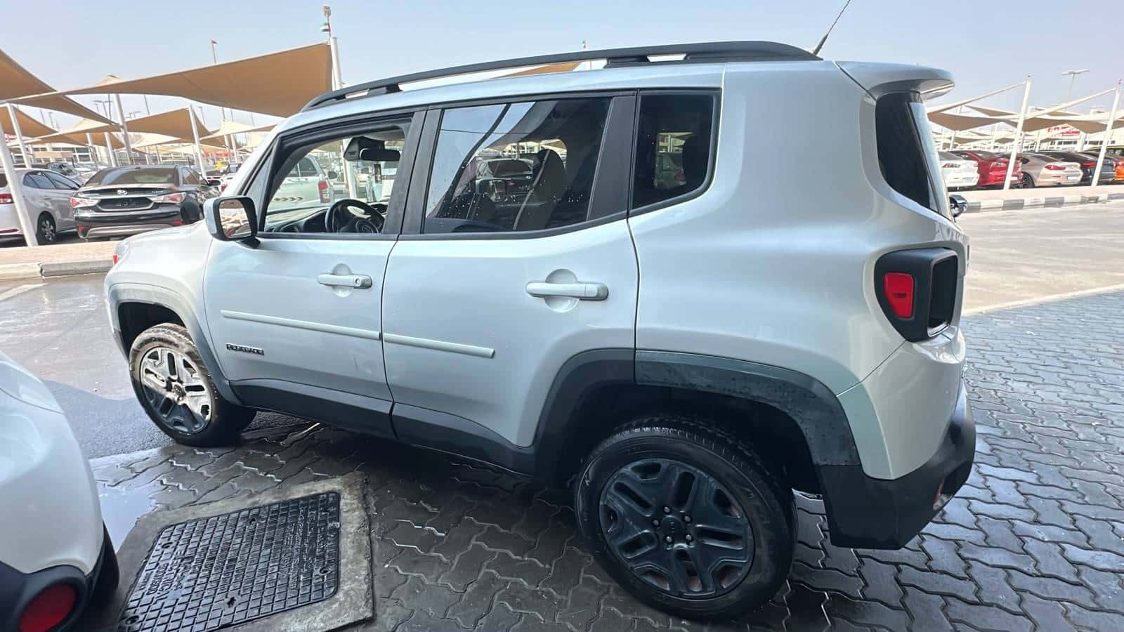 Jeep RENEGADE LATITUDE 2017 thumbnail 5