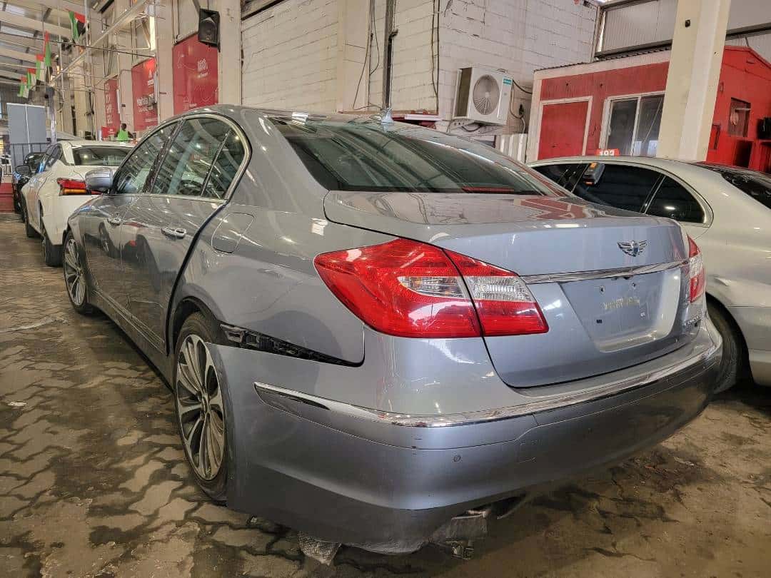 HYUNDAI GENESIS - Exterior