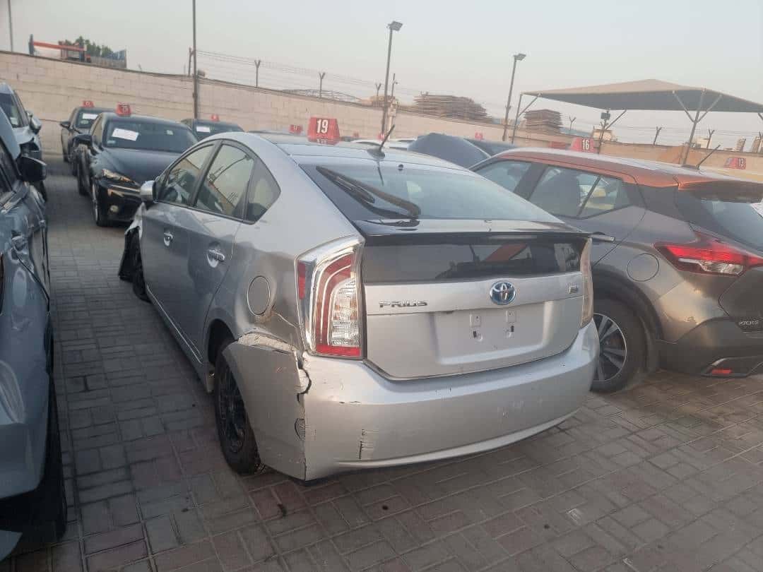 Toyota Prius 2015 thumbnail 2