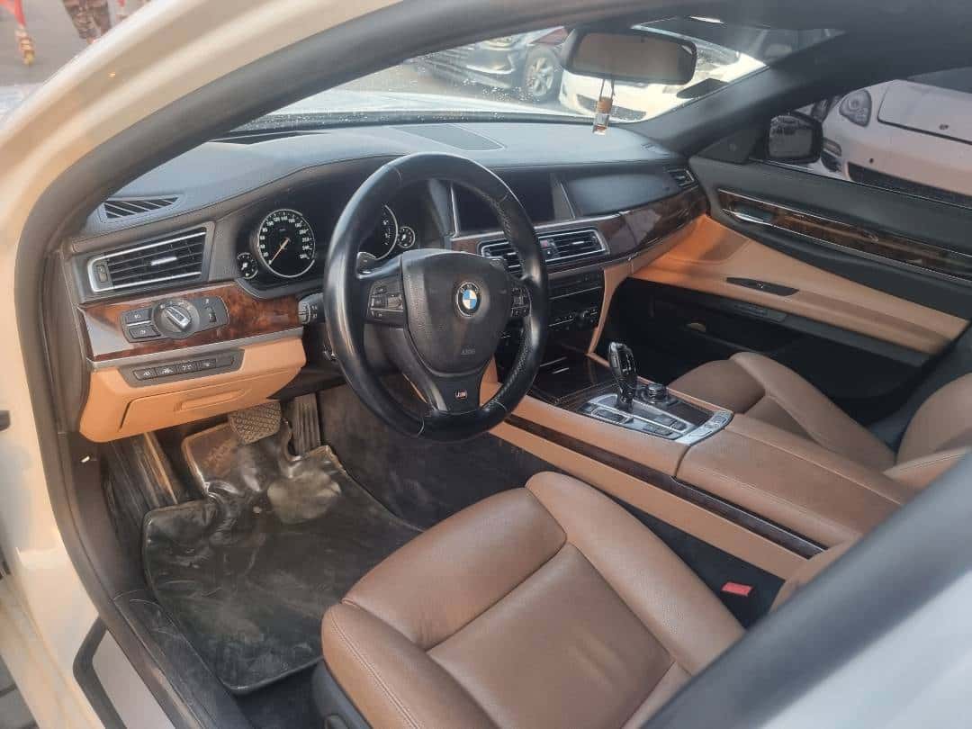 BMW 740 I 2013 thumbnail 3