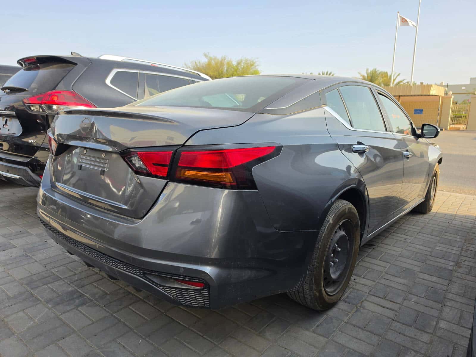 Nissan Altima 2023 thumbnail 4
