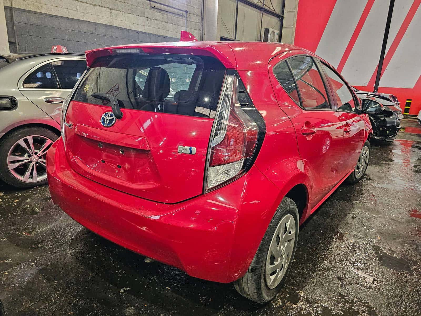 Toyota Prius C 2016 thumbnail 2