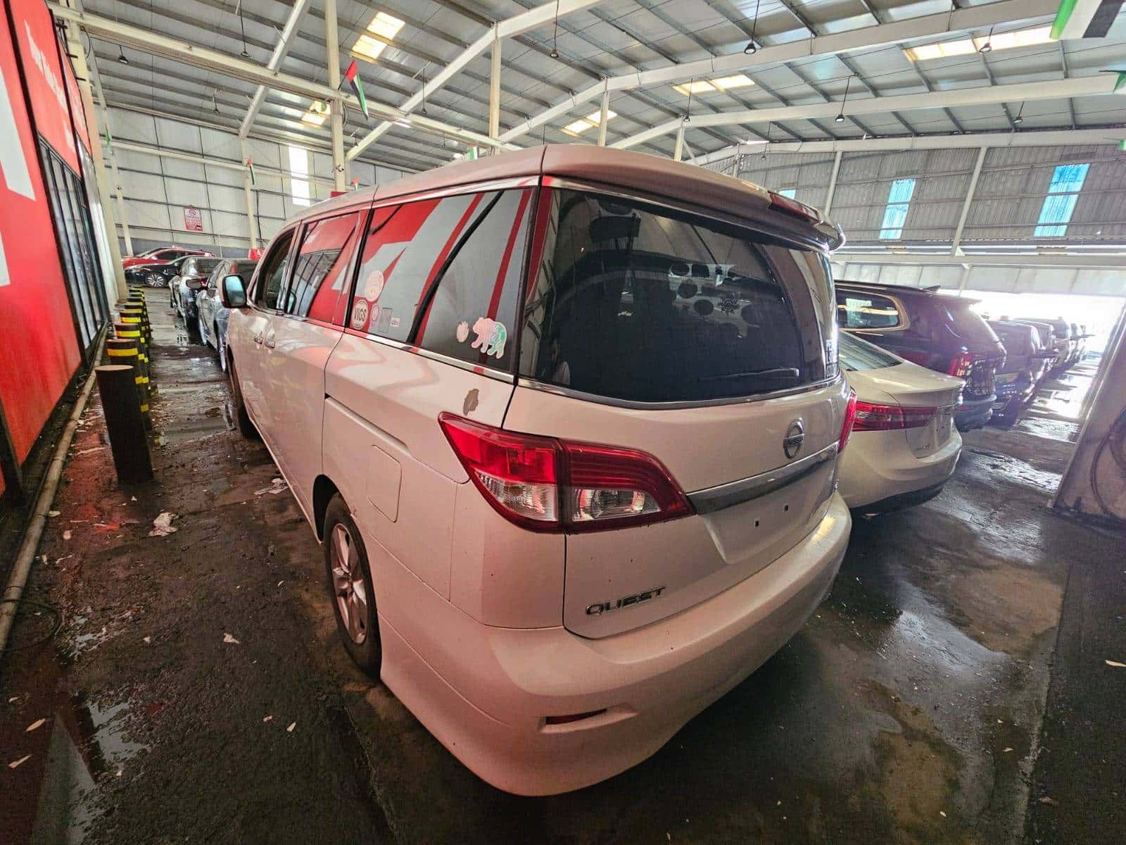 2013 Nissan Quest thumbnail 3