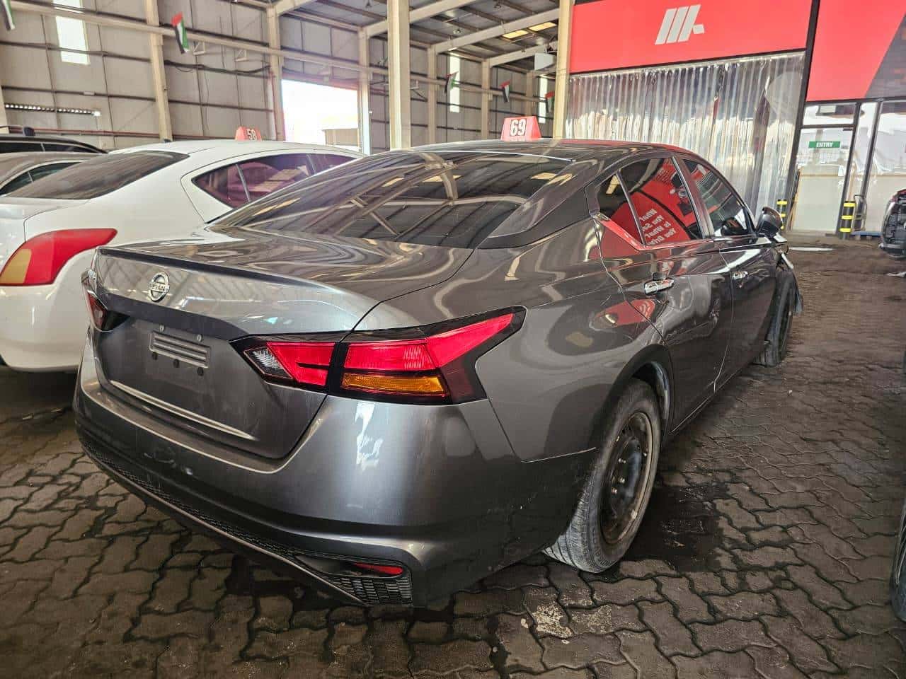 Nissan Altima 2022 thumbnail 1