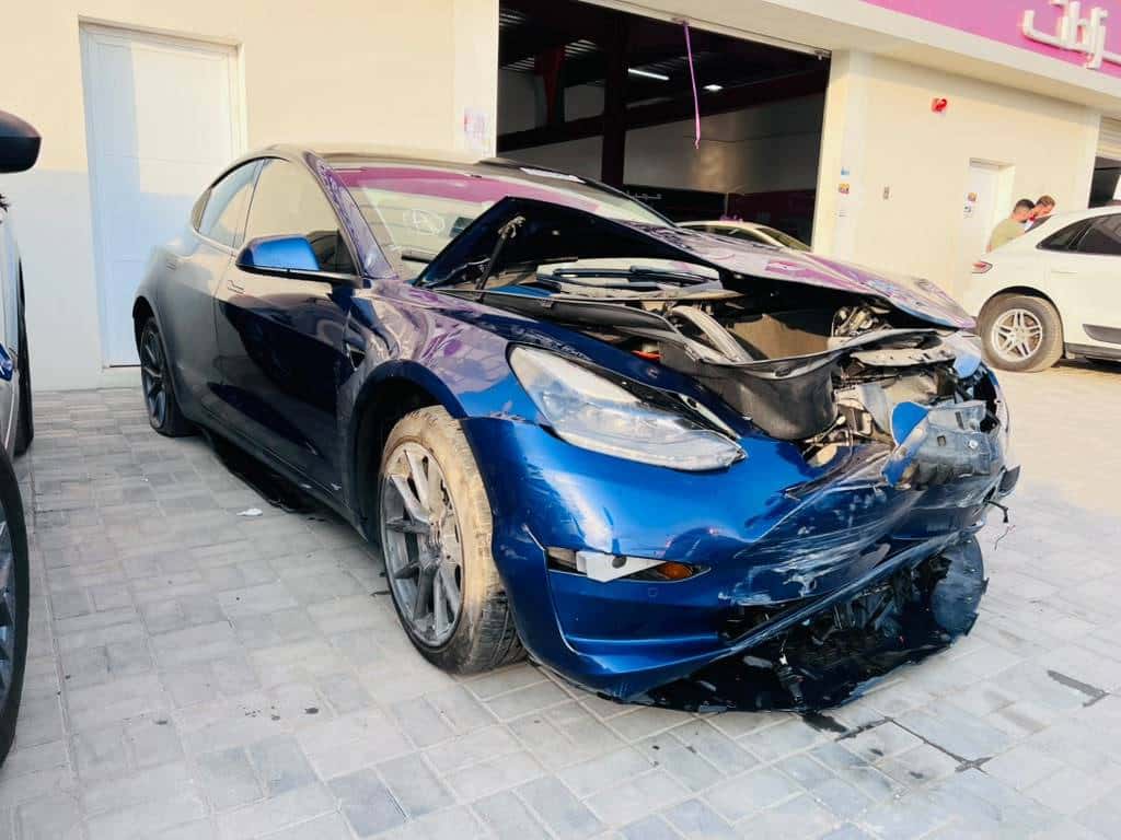 Tesla Model 3 2022 thumbnail 2
