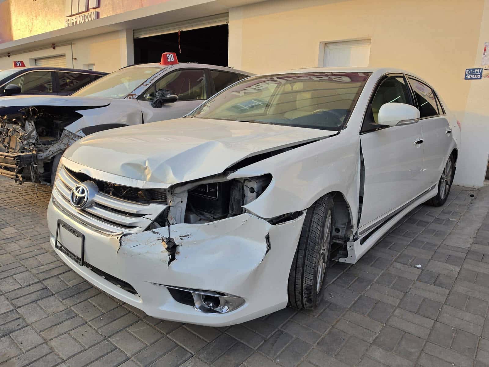Toyota Avalon 2012 thumbnail 3