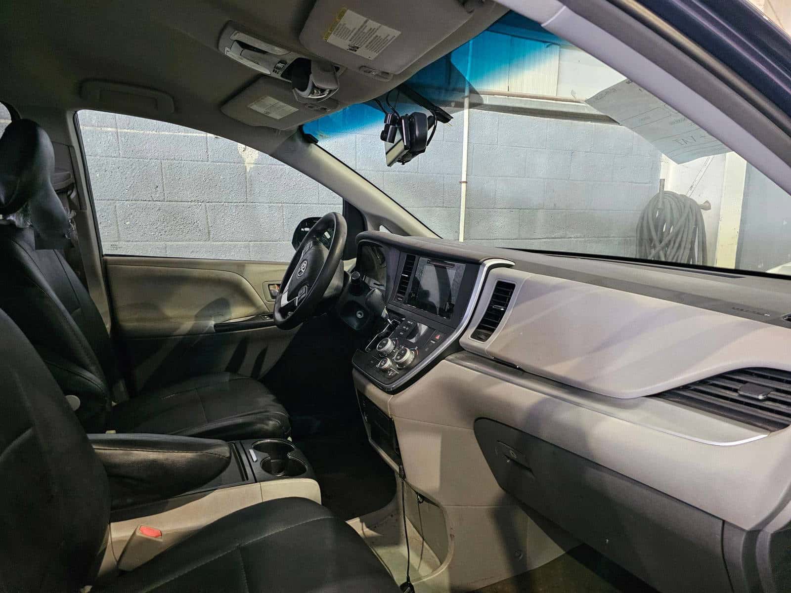 Toyota Sienna 2015 thumbnail 7