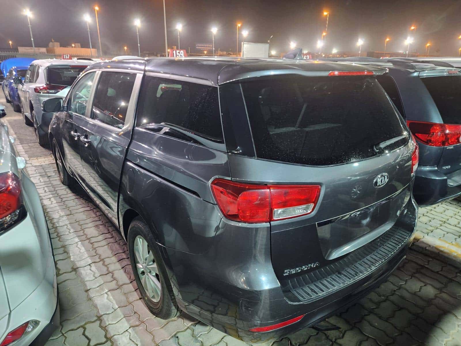 KIA SEDONA 2018 thumbnail 3