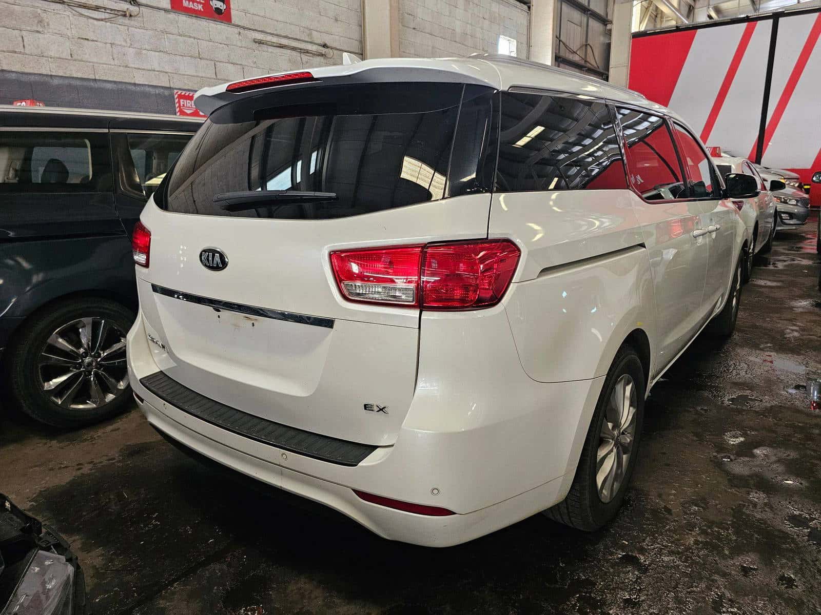 KIA SEDONA 2016 thumbnail 2