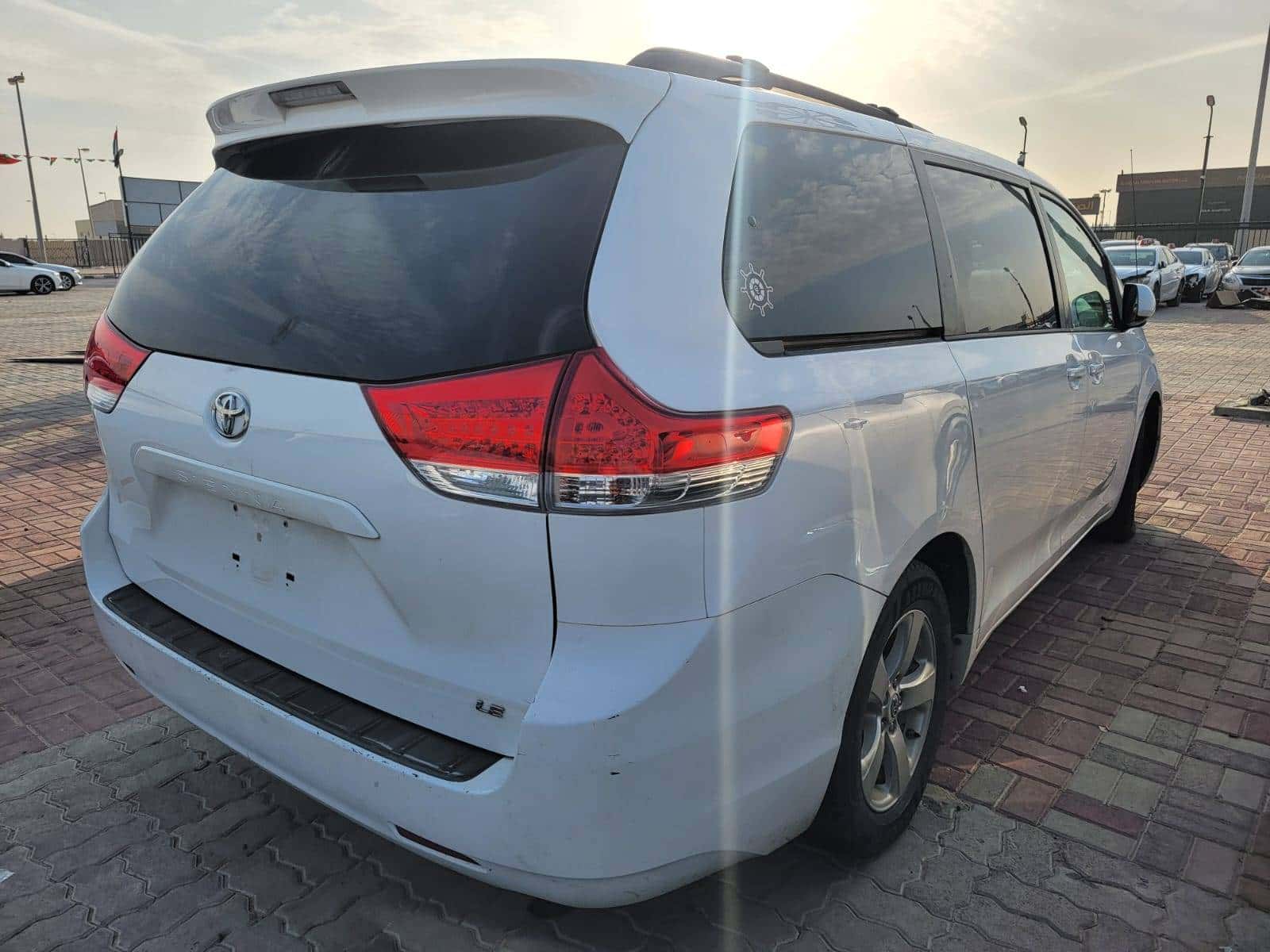 TOYOTA SIENNA 2013 thumbnail 3