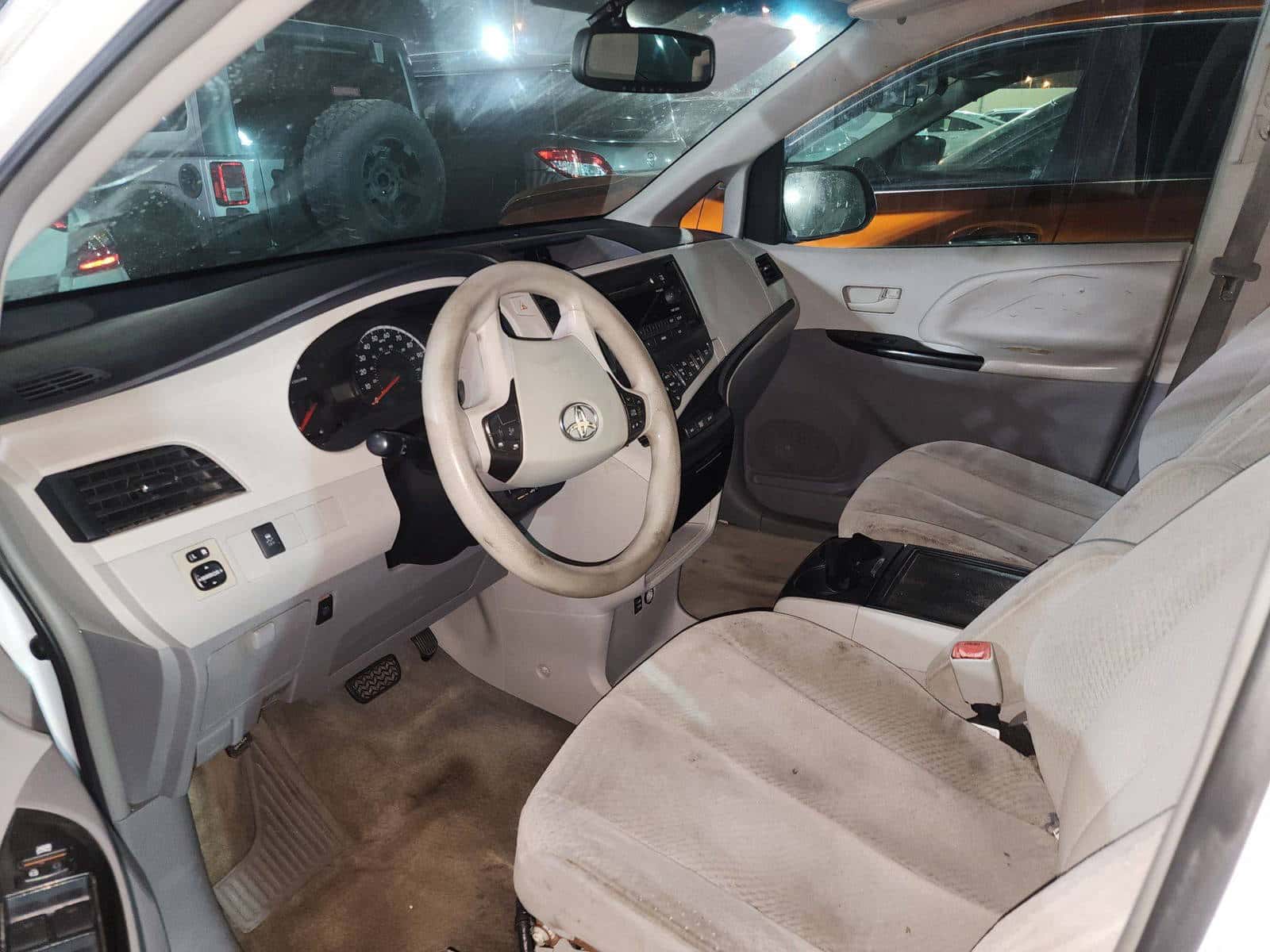 TOYOTA SIENNA 2013 thumbnail 7