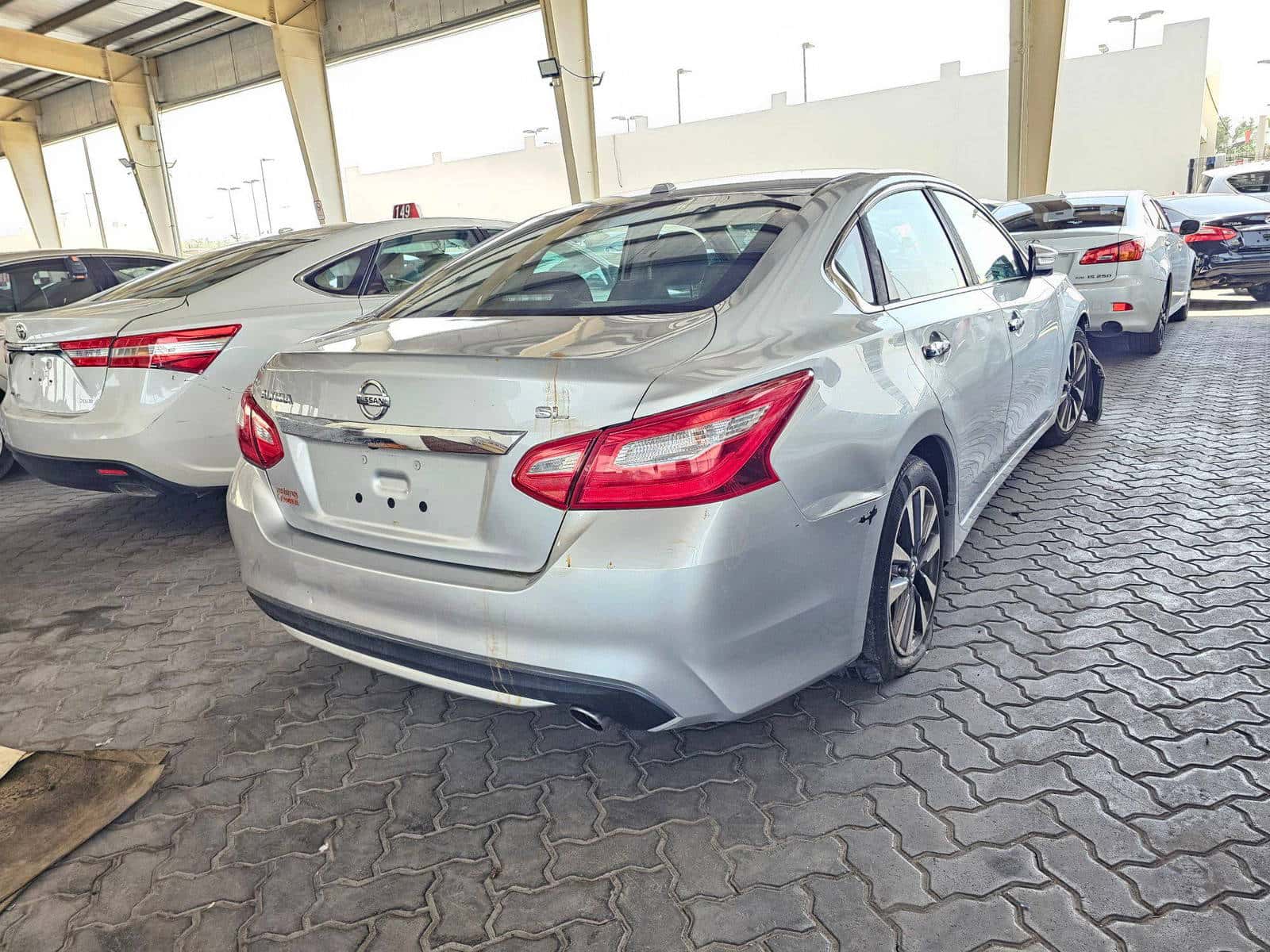 NISSAN ALTIMA - Exterior