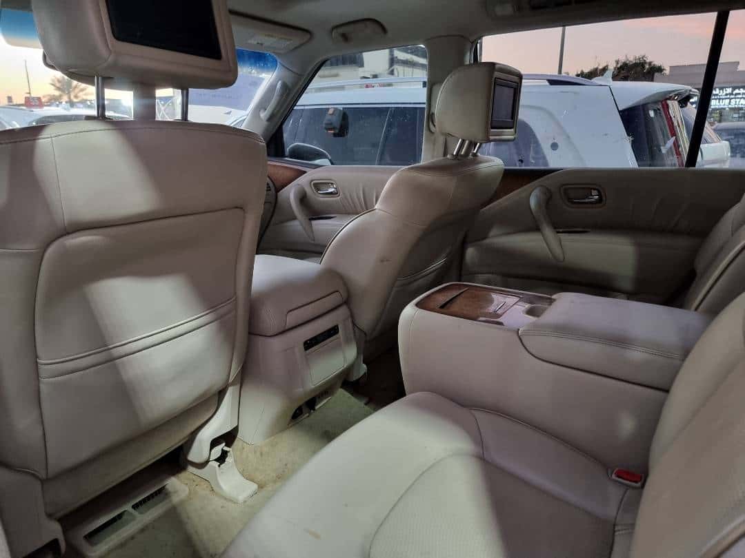 INFINITI QX56 2011 thumbnail 5